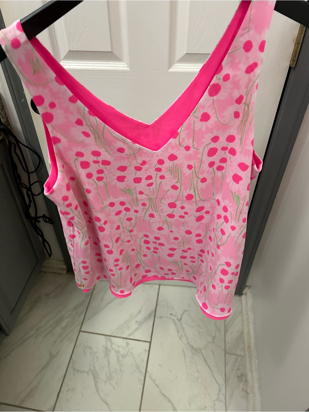 NWOT LILLY PULITZER reversible blouse.Bright Pink Floral V-Neck blouse.